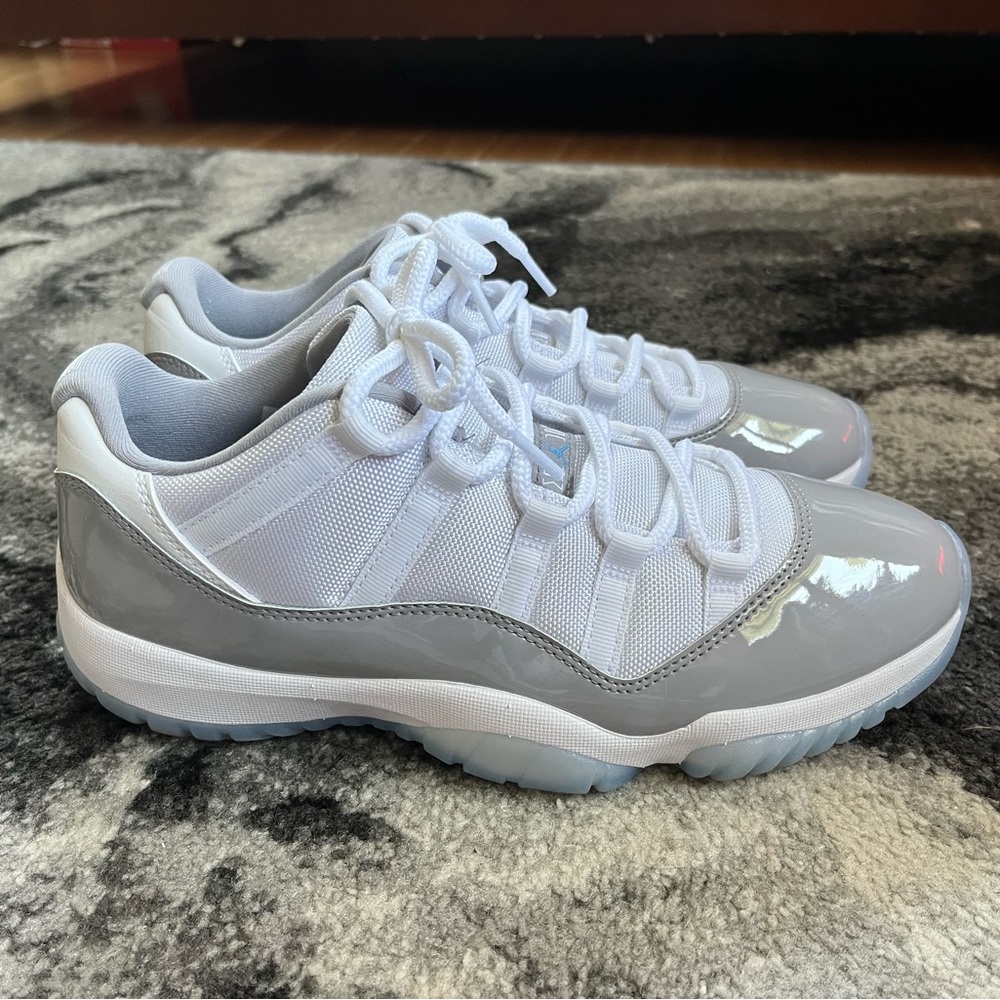 Jordan 11 Retro Low Cement Grey